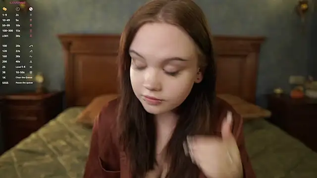 LeahAllsop online show from March 28, 2:23 am