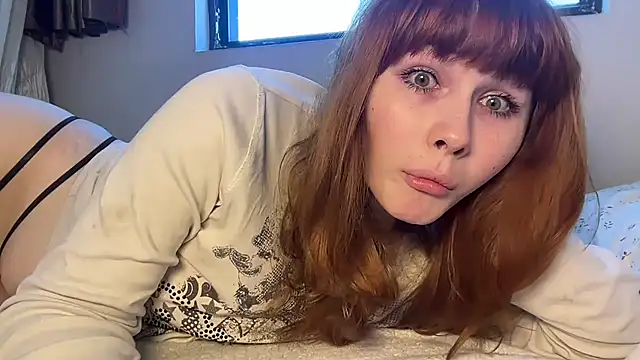 Snapshot of AlexaGudz chatting on July 9, 9:10 am AlexaGudz online show from July 9, 9:10 am