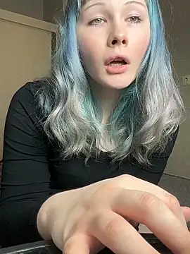 AlexaGudz online show from May 17, 6:41 pm