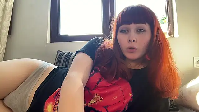 Snapshot of AlexaGudz chatting on June 15, 11:54 am AlexaGudz online show from June 15, 11:54 am