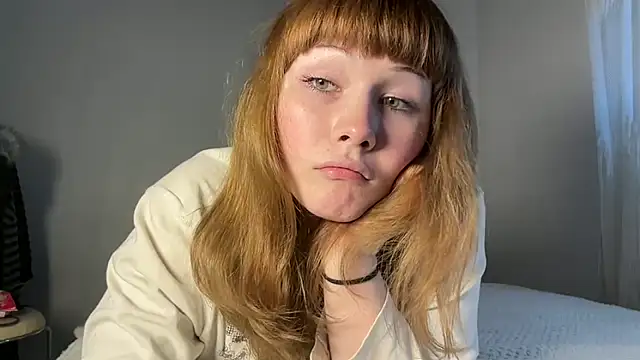 Snapshot of AlexaGudz chatting on June 10, 12:06 pm AlexaGudz online show from June 10, 12:06 pm