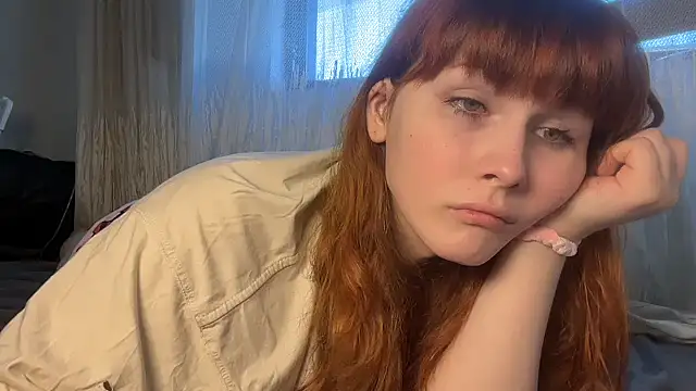 Snapshot of AlexaGudz chatting on July 1, 10:48 am AlexaGudz online show from July 1, 10:48 am