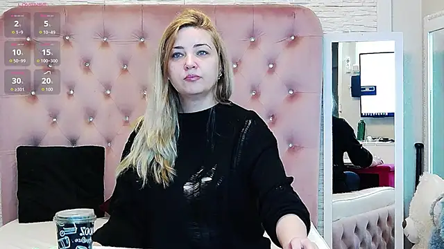 MellanieBliss online show from April 30, 4:52 am