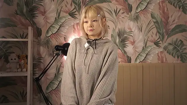 MarjoryHowlingwolf online show from March 7, 3:28 pm