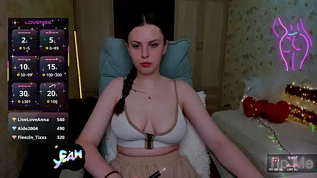 LoraTempt online show from May 26, 7:12 pm