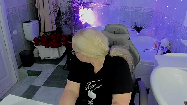 ViolaSmithh online show from April 22, 9:38 am