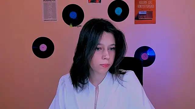 Snapshot of aria_wild_ chatting on June 20, 7:19 pm aria wild online show from June 20, 7:19 pm