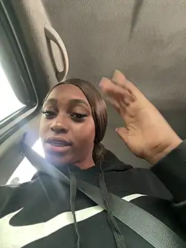 LiaTrainor online show from March 25, 12:48 pm