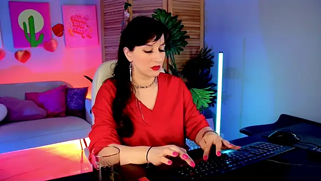 EmmaWheelers online show from April 21, 1:50 pm