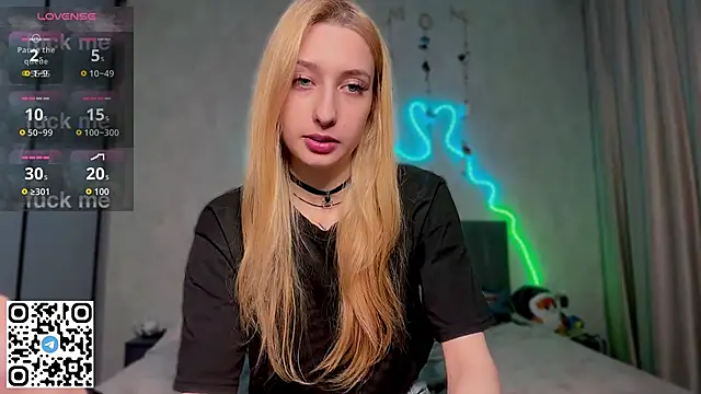 Emma Willson online show from July 1, 5:46 pm