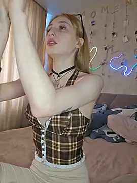 Snapshot of Emma_Willson chatting on May 23, 12:15 pm Emma Willson online show from May 23, 12:15 pm