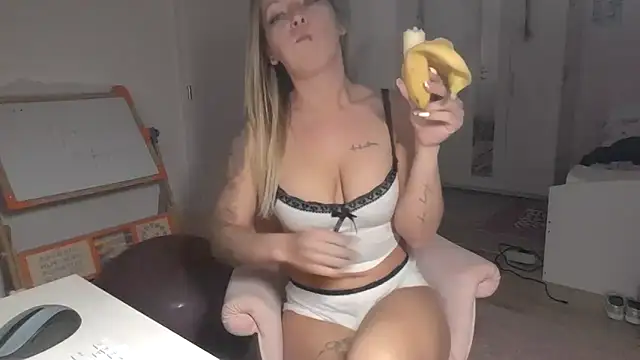 HiddenPearl online show from April 13, 8:35 pm