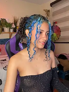 Franchezcaa  online show from April 9, 1:39 pm