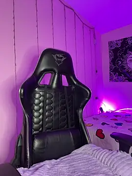 Franchezcaa  online show from March 10, 12:42 pm