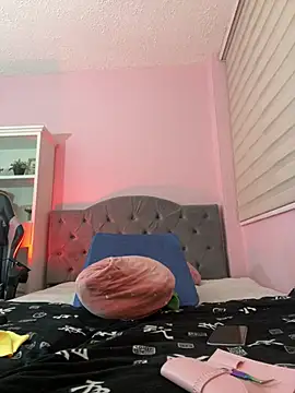 Franchezcaa  online show from April 10, 1:18 pm