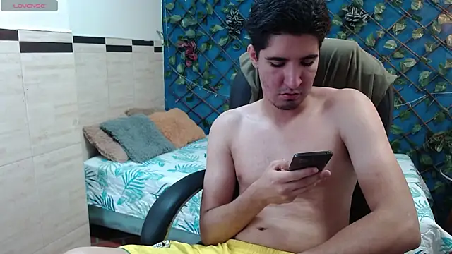 Roccoallegeri online show from April 13, 12:31 pm