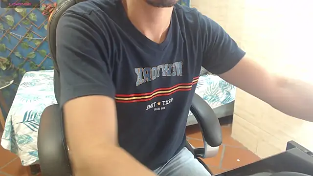 Roccoallegeri online show from April 1, 12:50 pm