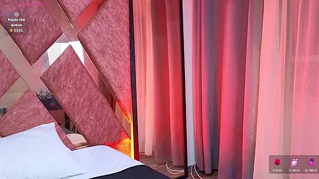 Emma Revees online show from April 2, 3:35 am