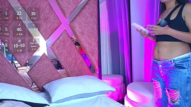 Emma Revees online show from April 21, 1:42 am