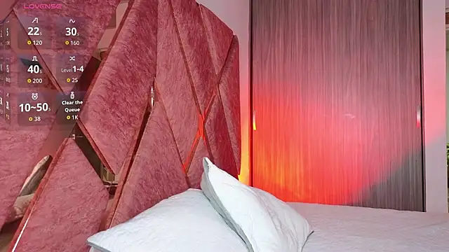 Emma Revees online show from March 17, 5:32 am