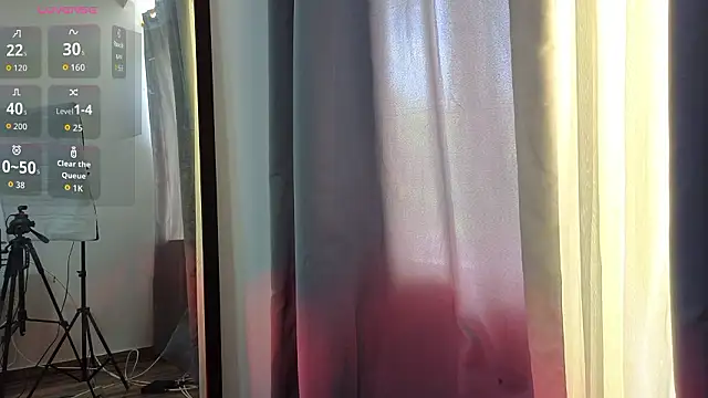 Emma Revees online show from March 29, 3:02 pm