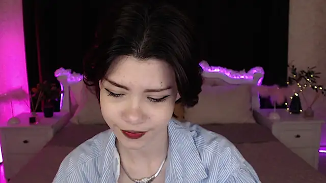 llittle-peachh online show from March 12, 3:38 pm