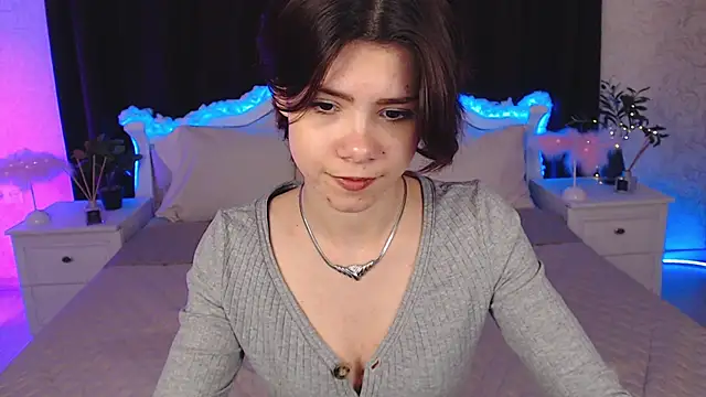 llittle-peachh online show from March 11, 4:01 pm