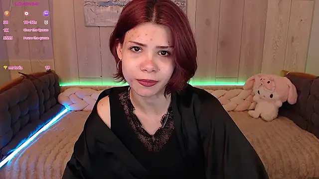 llittle-peachh online show from April 30, 3:19 pm