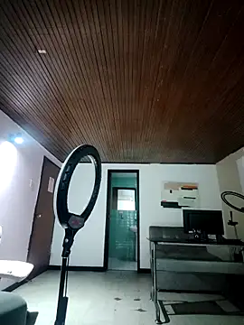 Im Luuu online show from April 14, 11:04 am