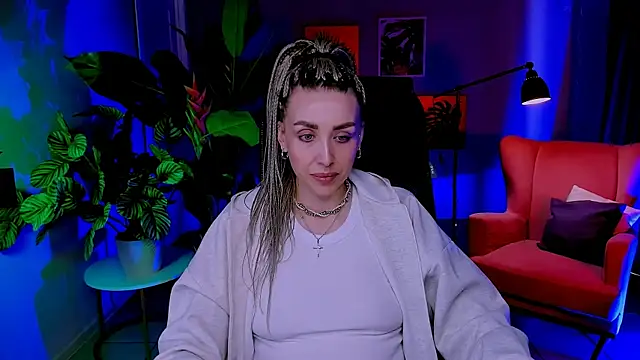 MonicaRiley online show from April 27, 11:08 am