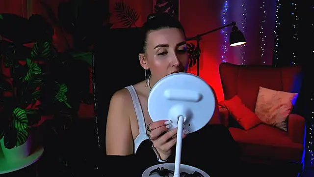 MonicaRiley online show from March 26, 12:58 pm