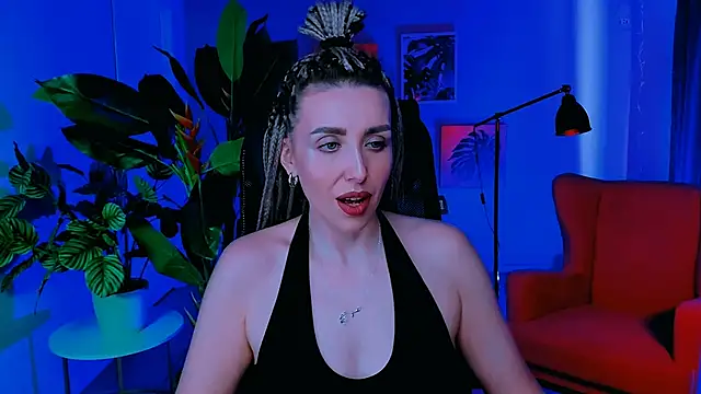 Snapshot of MonicaRiley chatting on May 17, 1:33 pm MonicaRiley online show from May 17, 1:33 pm