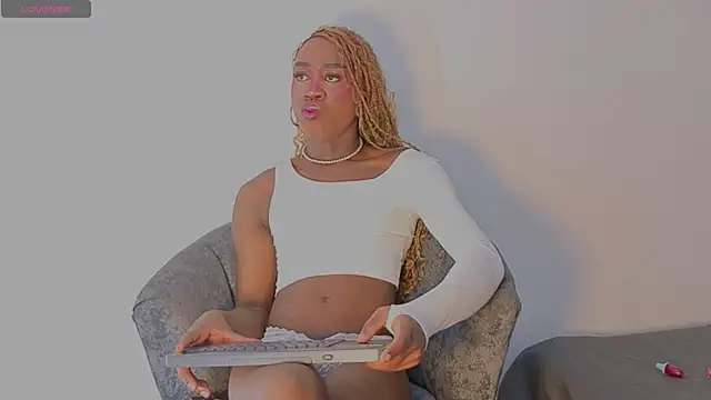 Snapshot of brit_davis chatting on March 3, 2:57 pm brit davis online show from March 3, 2:57 pm