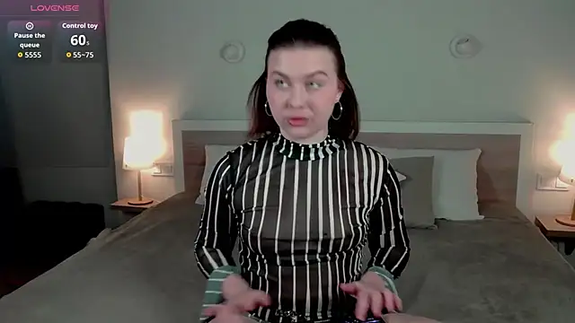 HermioneMoon online show from April 2, 12:45 pm