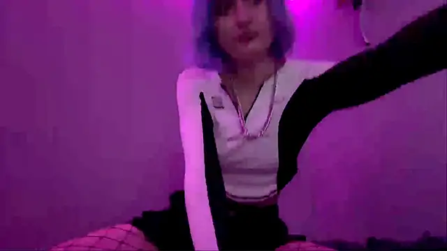 Snapshot of PeachyLuna chatting on March 2, 5:20 pm PeachyLuna online show from March 2, 5:20 pm