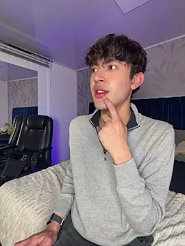 MatthewMoore  online show from March 10, 12:58 am