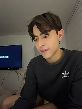 MatthewMoore  online show from April 18, 2:58 am