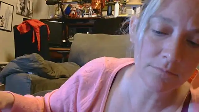 MistyMountains96 online show from June 2, 3:39 am