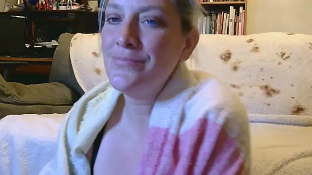 MistyMountains96 online show from March 19, 3:06 am