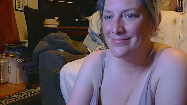MistyMountains96 online show from March 31, 4:14 am