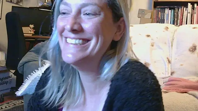 MistyMountains96 online show from March 26, 11:57 pm
