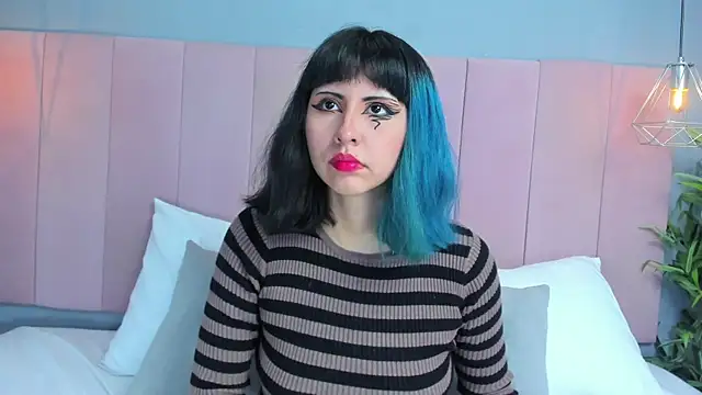 KleoLennox online show from March 14, 2:45 pm