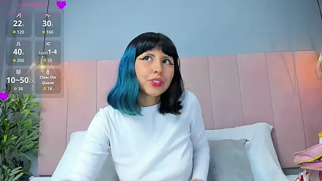 KleoLennox online show from March 25, 2:05 pm