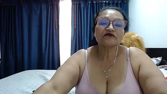  BellaNocturna online show from July 28, 7:15 pm