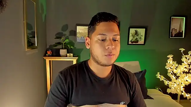 Akon 2XXX online show from April 7, 11:06 pm