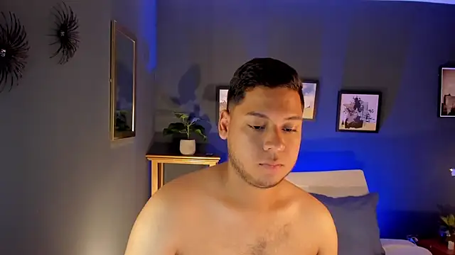 Akon 2XXX online show from March 28, 3:57 pm