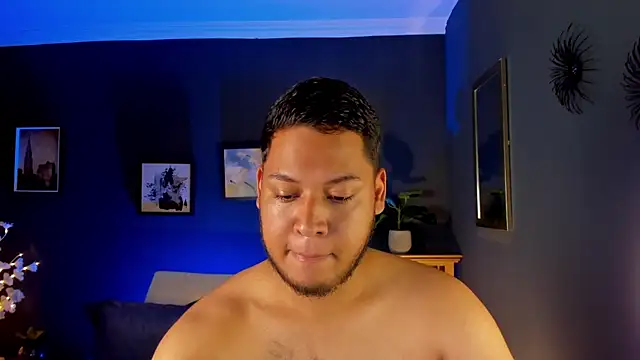 Akon 2XXX online show from March 18, 4:08 pm