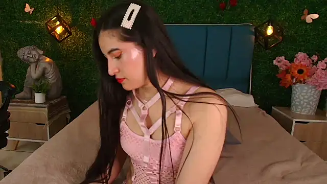 Snapshot of Cataa_Hill chatting on June 5, 3:22 am Cataa Hill online show from June 5, 3:22 am