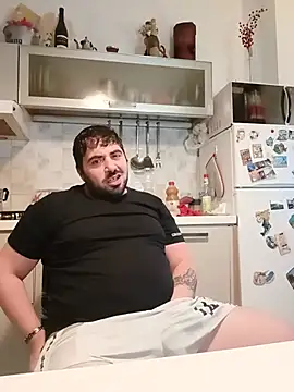 Snapshot of bear_skinny chatting on July 4, 10:25 pm bear skinny online show from July 4, 10:25 pm