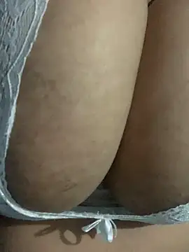 Cecilia 23 online show from April 15, 5:13 am